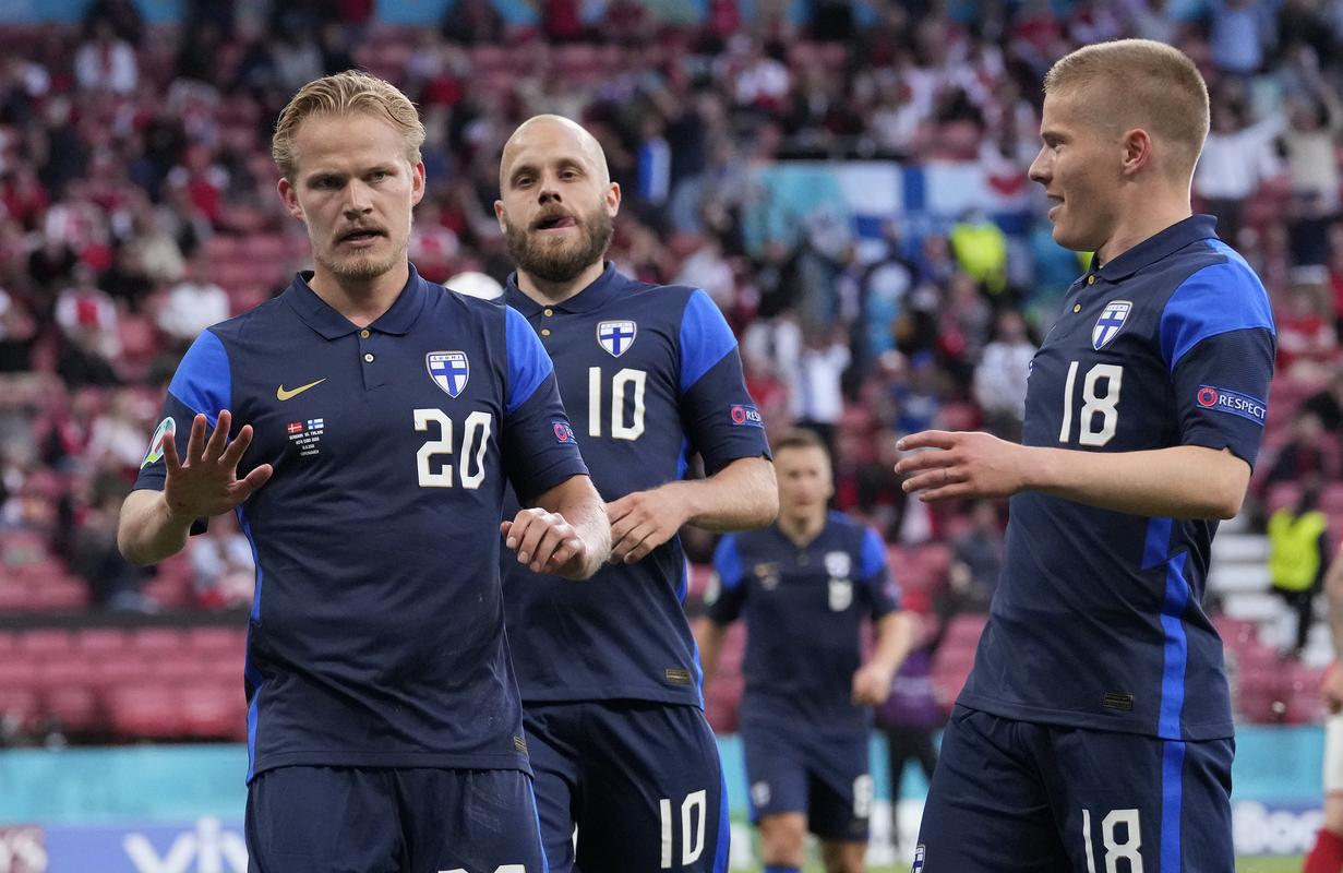 芬兰对捷克欧洲杯
